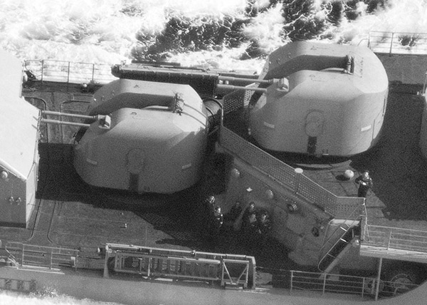 Корабельная 76-мм артустановка АК-726