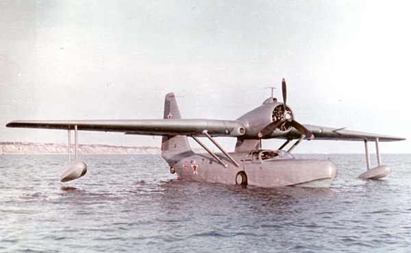 Бе-8 - самолёт-амфибия на подводных крыльях