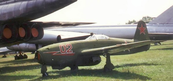 Истребитель Як-17