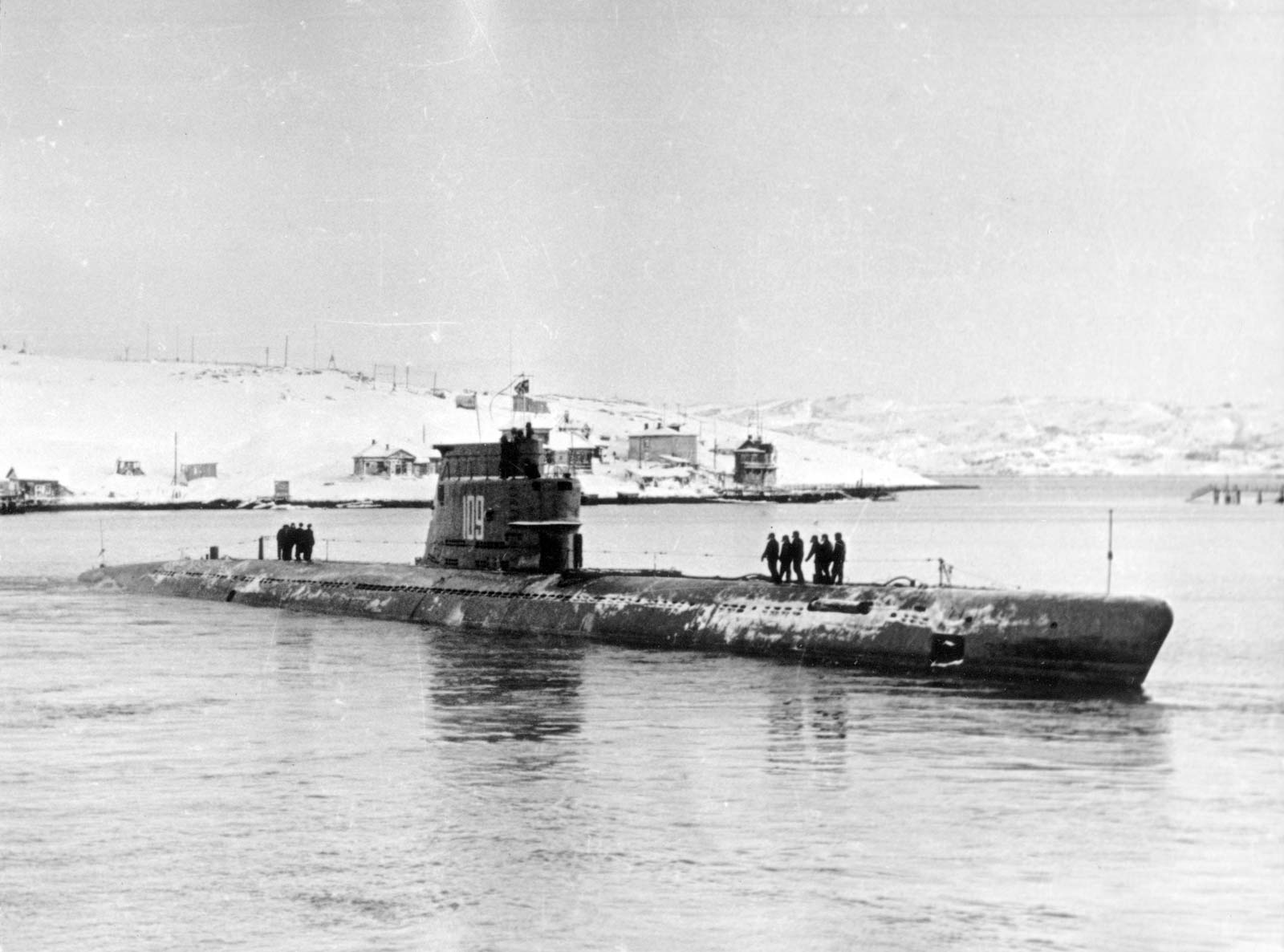 Лодка б н. Подводная лодка б-611. Подводная лодка проекта 611. Дизельная подводная лодка 611 проекта. Лодка б-73 проекта 611.