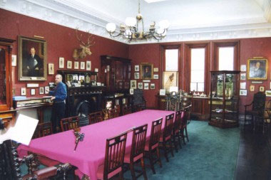 Центральный зал фирмы James Purdey & Sons, Ltd