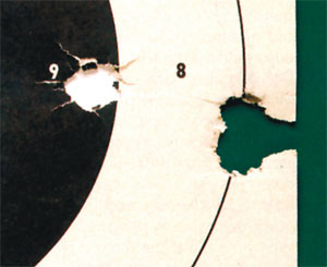 После ряда экспериментов со второй британской моделью брауншвейгского штуцера, автору удалось получить хорошую кучность на 50 метрах. Эта группа из трех выстрелов имеет разброс всего в 2 дюйма, в среднем разброс составлял 6 дюймов.