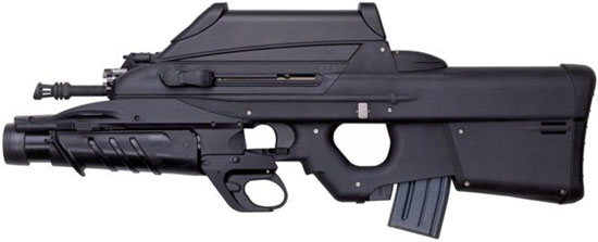 штурмовая винтовка FN F2000 с установленным подствольным гранатометом FN GL1 вместо цевья