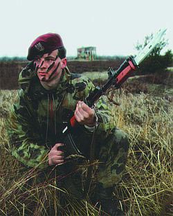 Польский спецназовец с автоматом Калашникова Кbk wz.88 «TANTAL»