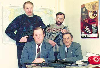 Коллектив создателей семейства «Бизонов» (слева-направо): Д.Г. Долганов, A.Е. Драгунов, С.Д. Горбунов, В.М. Калашников