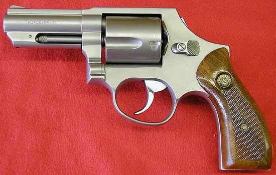 Револьвер Таурус .38СП бразильского производства