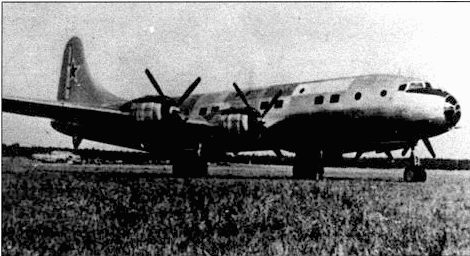 Ту-70 был пассажирским самолетом, созданным на базе Ту-4. Самолет имел крылья и хвостовое оперение от В-29, но совершенно новый фюзеляж.