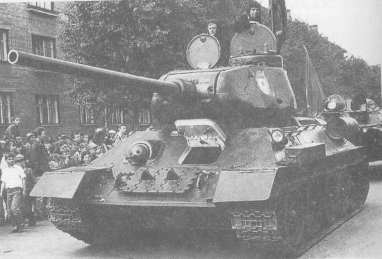 За время с 1931-го по май 1945 года завод № 183 выпустил 35 тысяч танков (но не 35 тысяч Т-34, как об этом иногда пишут).