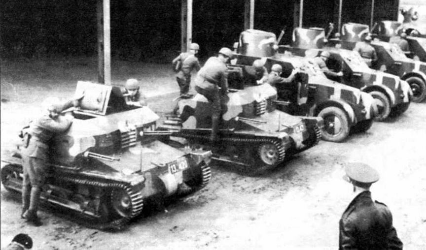 Танкетки vz.33 в парке одной из частей чехословацкой армии.