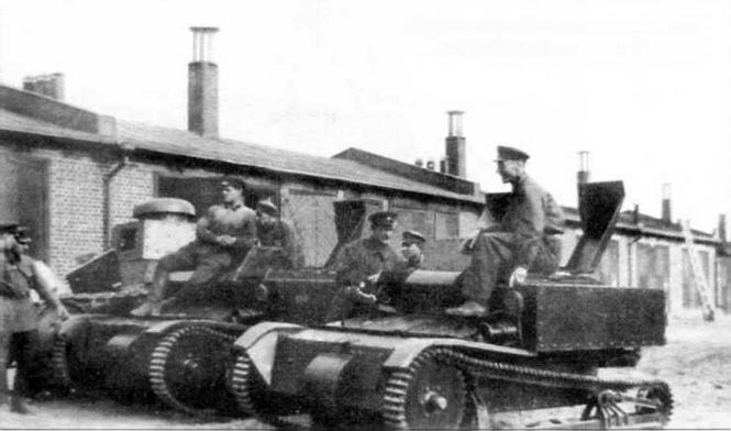 Первые серийные танкетки Т-27 в Орловской танковой школе