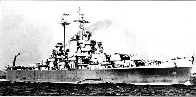 В отличие от первых «Балтиморов», крейсер «Орегон Сити» (СА- 122) имел не две, а одну дымовую трубу. После войны тяжелые крейсера типа «Балтимор» разделили па два типа — «Балтиморы» и «Орегон Сити». Па Вторую мировую войну «Орегон Сити» не успел, после войны корабль служил флагманом 4-го флота в Атлантике и в качестве учебного корабля военно-морской академии в Аннаполисе. Крейсер окрашен по схеме Measure 22: корпус — NAVY Blue, надстройки и мачты — Haze Cray.