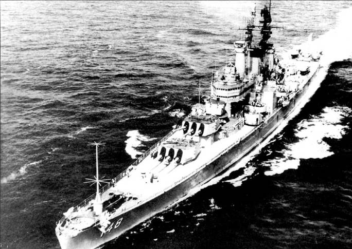 «Ньюпорт Ньюс» (СА-148) — последний крейсер типа «Де Мойн», корабль вступил в строй ВМС США 29 января 1949 г. Корабль выполнил II походов в Средиземное море, где был в составе 6-го флота. В носовой части крейсера установлена антенна боевой информационной системы NTDS, антенну установили в 1962 г.