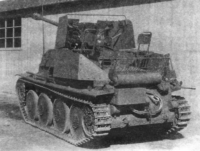 Истребитель танков Sd.Kfz. 139 «Мардер III». Хорошо видны сиденья членов орудийного расчета, размещенные в положении по-походному