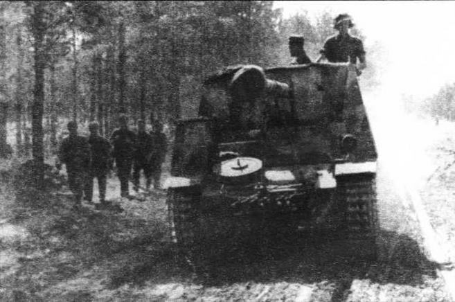 Истребитель танков Sd.Kfz.131 «Мардер II» на марше. Восточный фронт, 1943 год