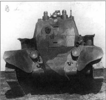 Опытный командирский танк КБТ-7 на базе БТ-7 во время испытаний деформирующей окраски на НИИБТ полигоне. Машина окрашена в четырехцветный камуфляж. Август 1939 г.