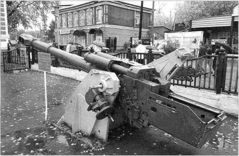 Качающаяся часть 152-мм пушки-гаубицы 2АЗЗ в экспозиции музея в Мотовилихе (Пермь).