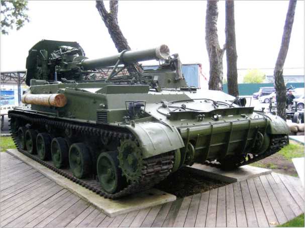 240-мм самоходный миномет 2С4 «Тюльпан» в экспозиции Музея техники В. Задорожного.