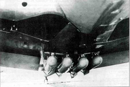 Fw 190A-0/U4 с батареей бомбодержателей под фюзеляжем.