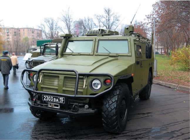Командно-штабная машина Р-145БМА «Тигр».