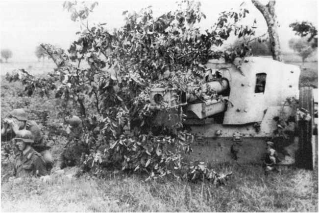 75-мм противотанковое орудие Pak 50 на огневой позиции. Франция, сентябрь 1944 года (АСКМ).