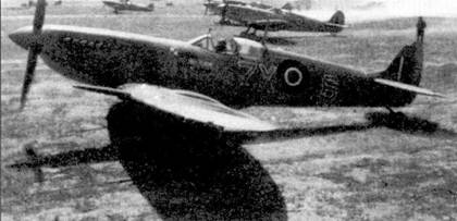 Истребитель «Спитфайр» Mk IX «7.Х-6» командира польского истребительного подразделения скуадрон-лидера Станислава Скальского. Отряд поляков коллеги-летчики прозвали «Цирк Скальского», подразделение было придано 145-й эскадрильи RAF, которая весной 1943 г. действовала в Тунисе. Первый бой над Северной Африкой польские летчики провели 28 марта, 15 поляков сбили 25 немецких и итальянских самолетов ценой гибели 13 мая 1943 г. одного летчика.