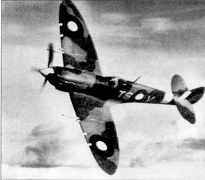 Одной из последних сформированных в составе RAF в годы второй мировой войны эскадрилий стала 548-я. 548-я и 549-я эскадрильи формировались в декабре 1943 г. на аэродроме Лаунтоун, Куинслэнд, как замена отправленным на Тихий океан 452-й и 457-й эскадрилий. Вместе с 54-й эскадрильей, 548-я и 549-я образовали 1-е авиакрыло. Обе эскадрильи получили истребители «Спитфайр» LF Mk VIII в апреле 1944 г., в июне подразделения перебросили в Дарвин. До конца войны ввиду отстутвия противника летчики не провели ни одного воздушного боя. На снимке — «Спитфайр» LF Mk VIII из 548-й эскадрильи.