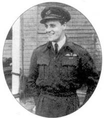 Уинг-коммендер Питир Броузерс командовал летом 1944 г. базировавшимся в Кэлмхеде авиакрылом. Броузере сбил 16 самолетов противника достоверно, один вероятно и три повредил.