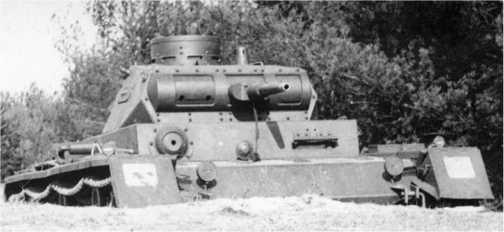 Танк Pz.III варианта В или С на полигоне. 1938 год. Модификации В и С отличались только ходовой частью, которая на этой фотографии не видна.
