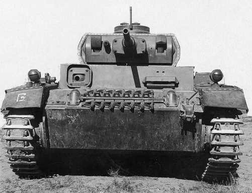 Tauchpanzer III. Характерные фланцы вокруг маски пушки и пулемета предназначались для крепления резиновых кожухов.