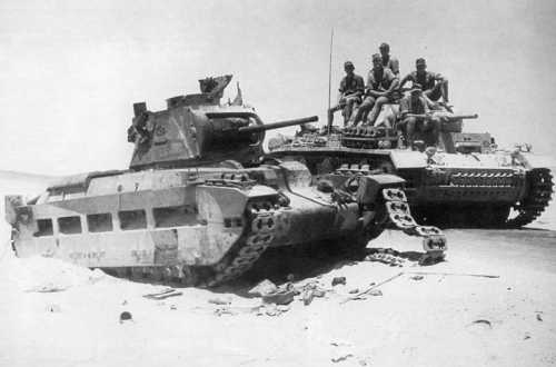 Pz.III Ausf.H проезжает мимо подбитого английского танка Mk II «Матильда». Северная Африка, 1941 год.