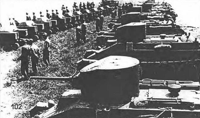 БТ-2 в боевом строю механизированной бригады им. К.Б.Калиновского. лето 1933 г.