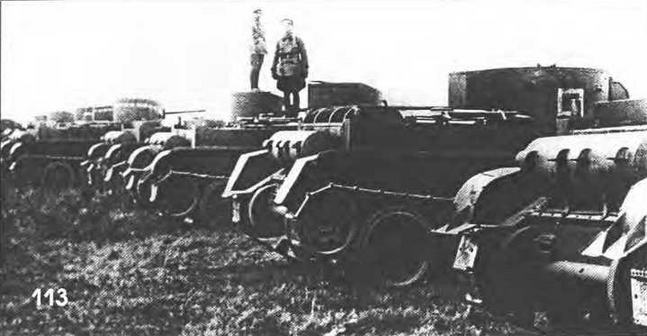 Танки БТ-2 в боевом строю 45 мех. корпуса КВО. Лето 1935 г.