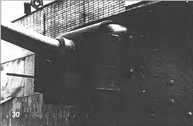 Маска 37-мм пушки Б-3.