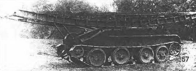 Саперный быстроходный танк (СБТ) без башни, в походном положении.