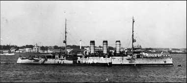 Несмотря на внешнее сходство, крейсера «Меджидие» (вверху), «Хамидие» (в центре) и «Драма» (вступил в строй итальянского флота как «Либиа», внизу).