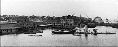 Турецкий броненосец «Авниллах» (вверху) был потоплен двумя итальянскими крейсерами в гавани Бейрута 24 января 1912 г. (внизу).