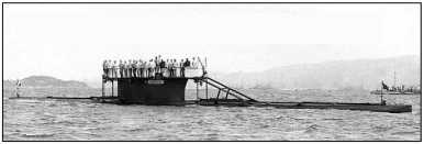 Французская подводная лодка «Сапфир» — первая жертва турецкой ПЛО в Дарданеллах (предвоенный снимок).