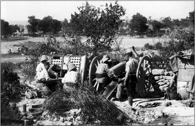Третий бой за Критию. Французские 75-мм орудия, прозванные в 1914-м «косой смерти».