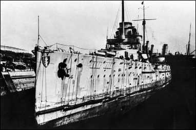 Линейный крейсер «Гебен» в доке.
