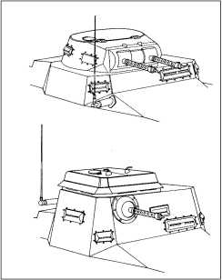 Отличия в конструкции линейного (вверху) и командирского (внизу) танков.