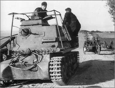 Командирский танк KI.Pz.Bf.Wg. 3KI.B с рамочной антенной.