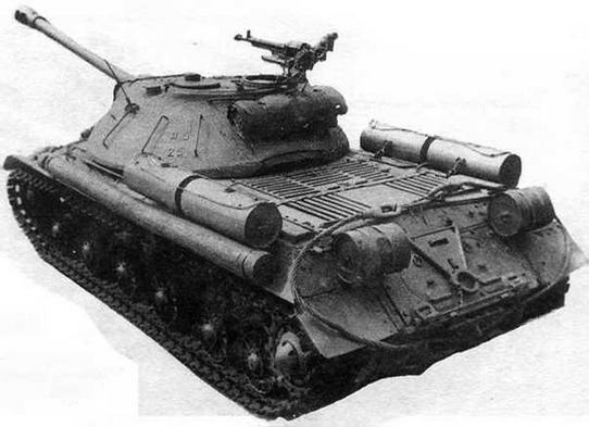 Тяжелый танк ИС-3, вид сзади.
