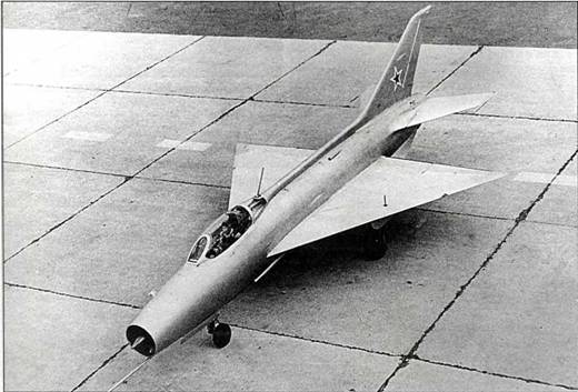 Е-4 стал первым отечественным самолетом с треугольным крылом