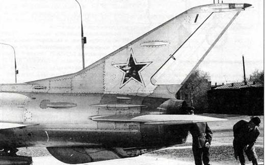 Хвостовая часть самолета МиГ-21 Ф