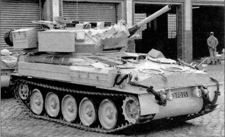 Легкий танк Scorpion, <a href='https://med-tutorial.ru/m-lib/b/book/3684422609/62' target='_blank' rel='external'>подготовленный</a> к переброске в район Персидского залива. 1990 год