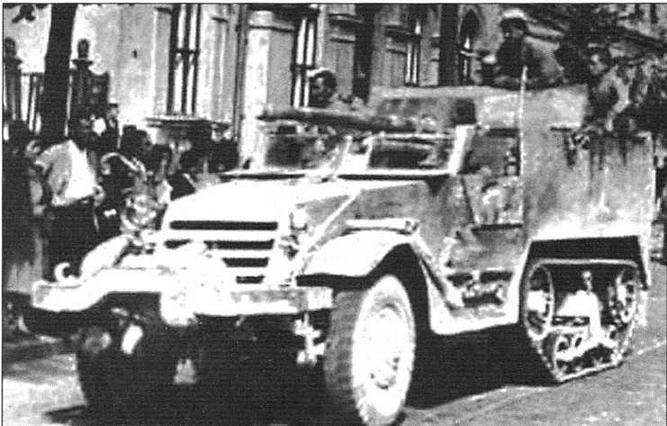 Установка СУ-57 артиллерийской батареи 4-го мотоциклетного полка 6-й ТА на улице Бухареста. Август 1944 г.