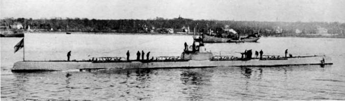 Подводные лодки “Леопард” (два фото вверху), “Кугуар” и “Пантера” (внизу)