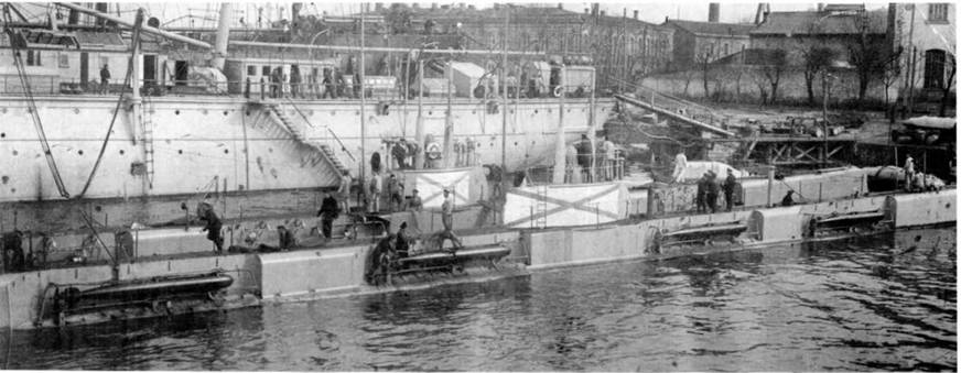 Подводная лодка “Тюлень” в Севастополе. 1916 г.