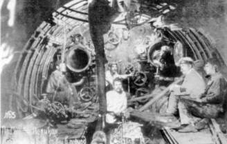 Подводная лодка “Пеликан” после подъема ЭПРОНом. Одесса 12 августа 1924 г.