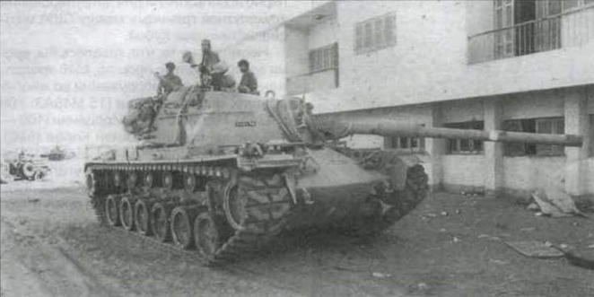 Танки Армии обороны Израиля на улице Суэца. 25 октября 1973 года